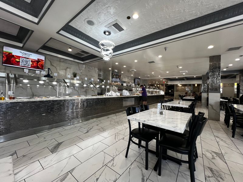 Family-Friendly Atmosphere For Group Dining