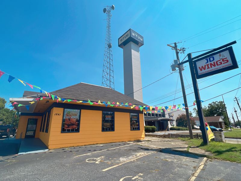 Georgia Restaurants Frying Chicken To Golden Perfection - Decor Hint JD's Wings