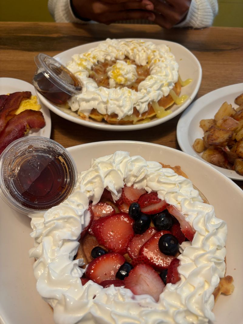 This No-Frills California Restaurant Locals Swear Serves The Best Chicken-Fried Steak In The State - Decor Hint A Reputation Built On Word Of Mouth