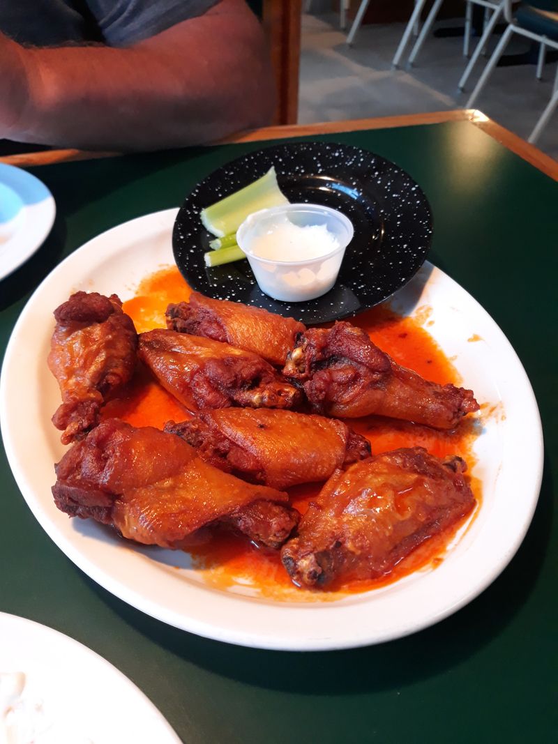 Reasons Food Lovers Drive Across Georgia For The Whistle Stop Cafe - Decor Hint Fried Chicken Perfection