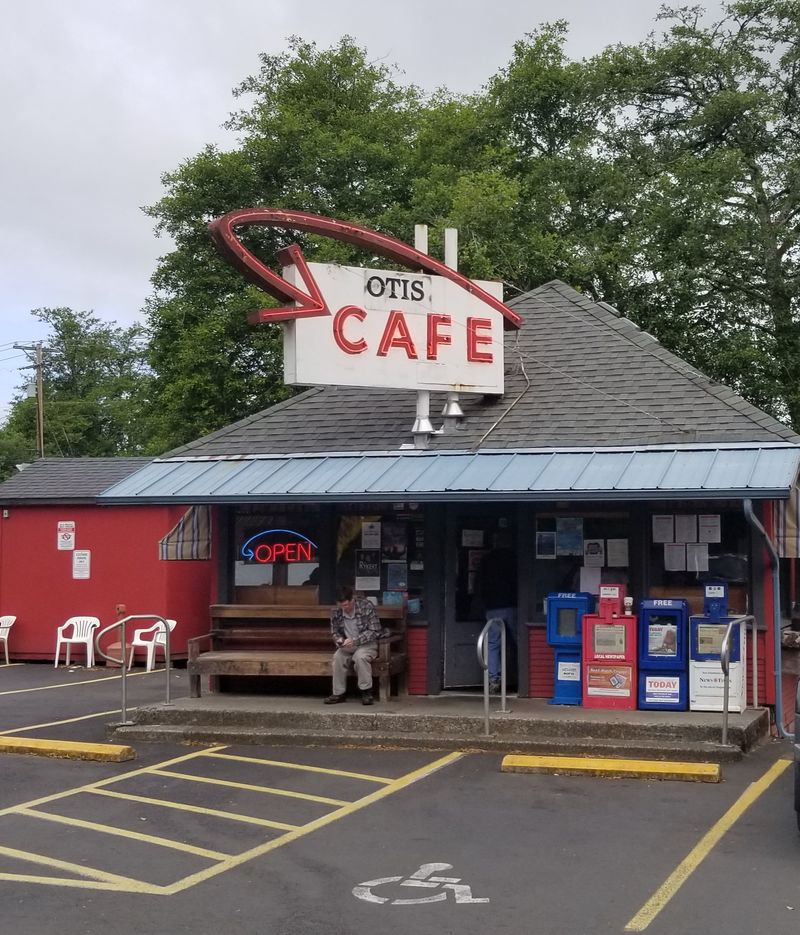 13 Oregon Diners Where Comfort Food Still Reigns Supreme - Decor Hint Otis Cafe