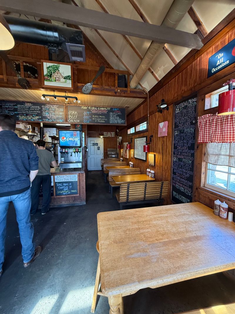 This Historic North Carolina BBQ Joint Turns Meat Lovers Into Regulars - Decor Hint Quick Service And Friendly Staff