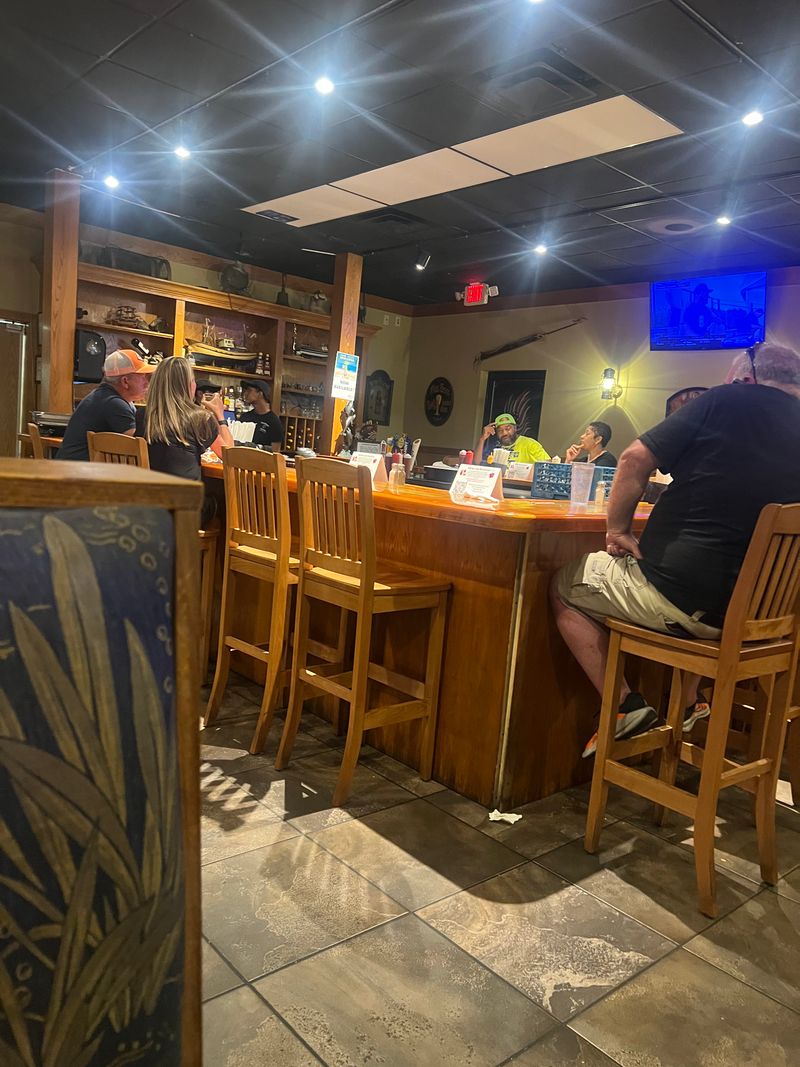 Why This Seafood Restaurant Tops Every North Carolina List - Decor Hint Friendly Atmosphere That Feels Like Home