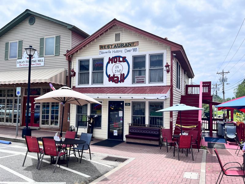 Hole in the Wall Diner