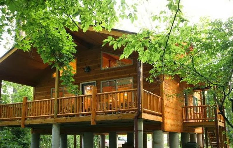 These Georgia Airbnbs Turn A Cozy Getaway Into A Movie-Like Escape - Decor Hint Helen Riverside Cabin