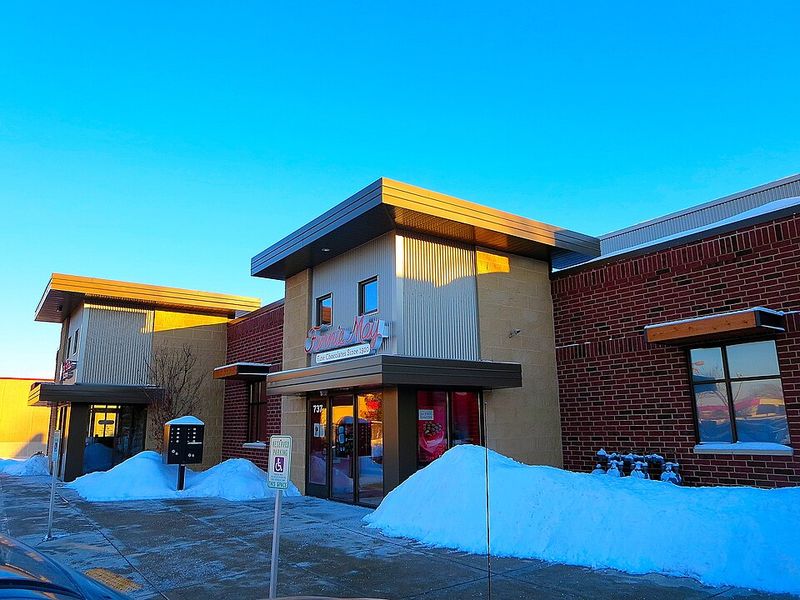 15 Illinois Desserts That Defined A Generation Of Sweet Tooths - Decor Hint Fannie May Pixies