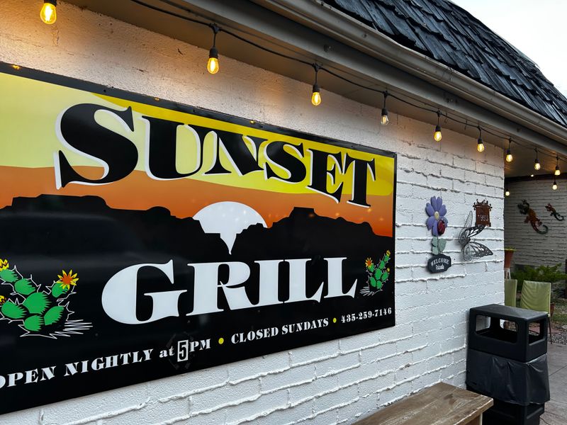 17 Georgia Diners With Southern Dishes That Linger Long After The Last Bite - Decor Hint Sunset Grill & Diner