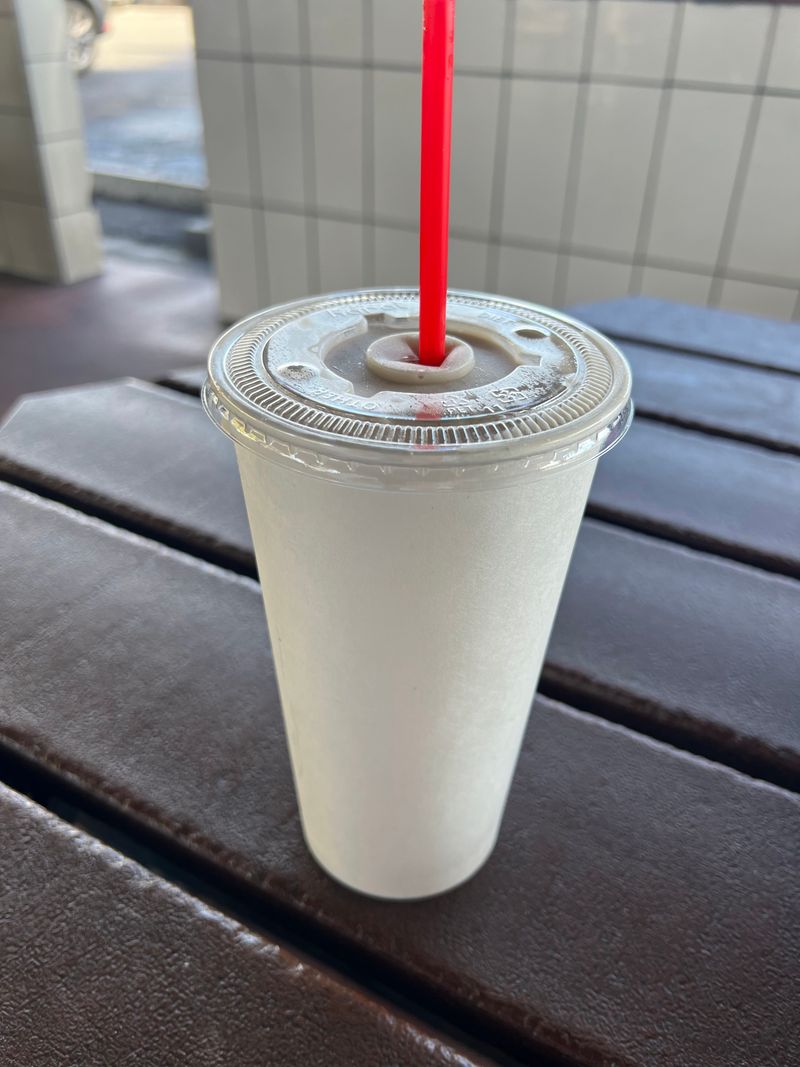 This California Restaurant Is Quietly Famous For Its Onion Rings - Decor Hint Homemade Root Beer Creates An Authentic Experience