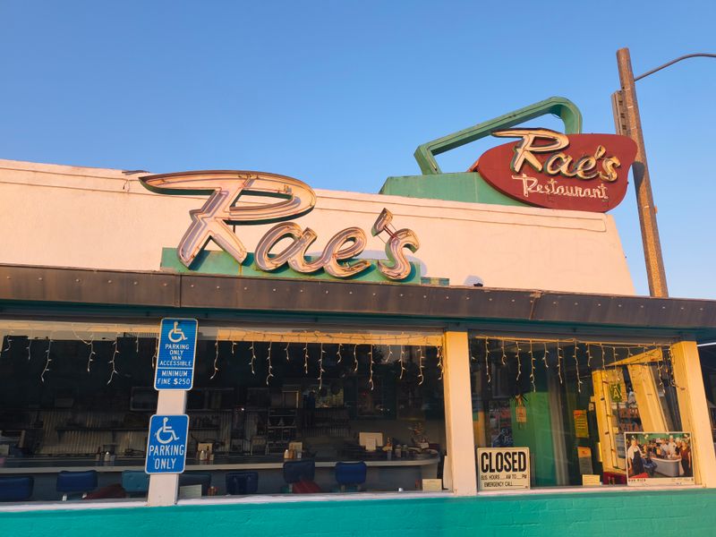Rae's Restaurant