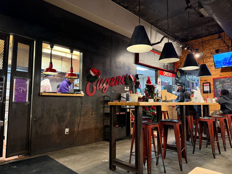 Eugene's Hot Chicken - Uptown