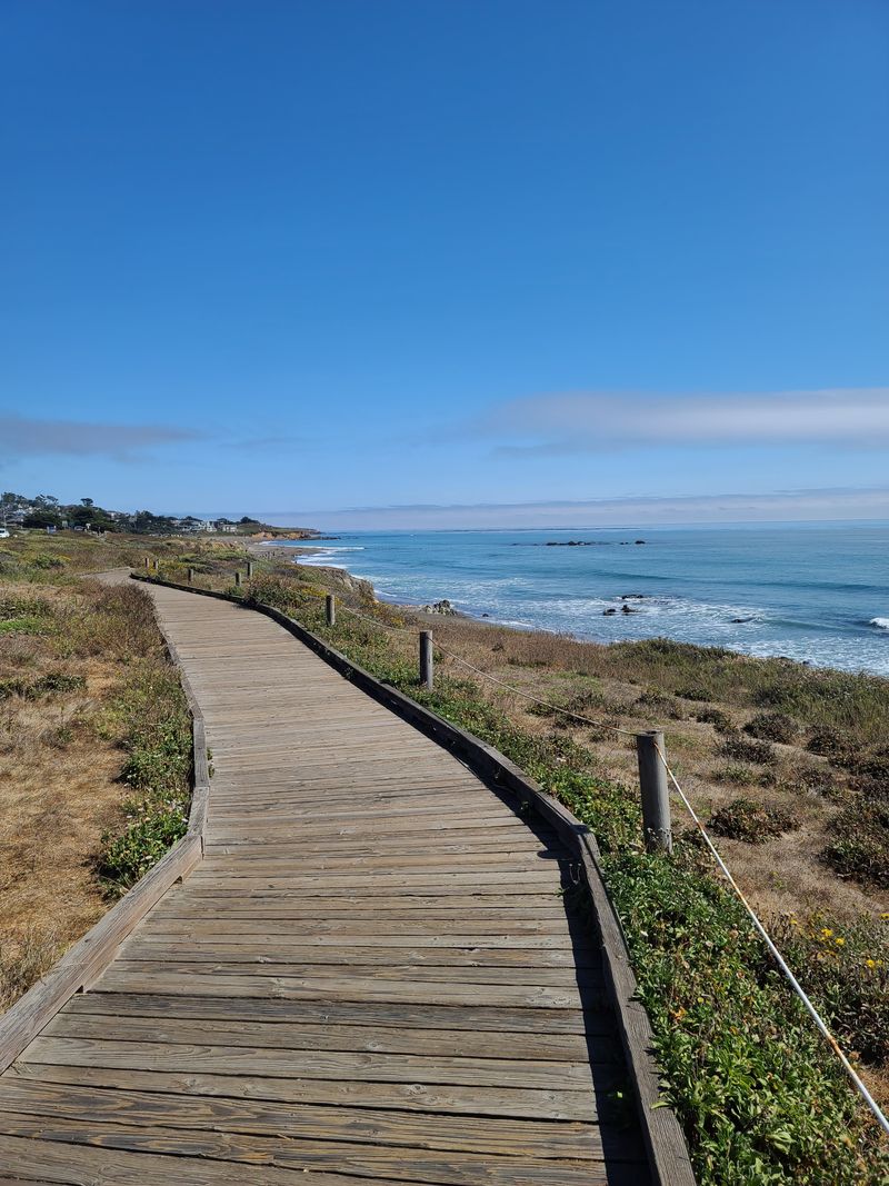16 Surprisingly Affordable California Getaways That Feel Like Pure Luxury - Decor Hint Cambria