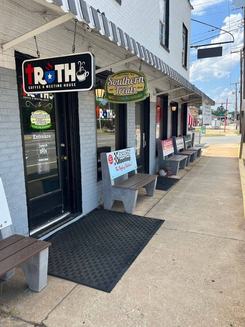 Beloved Georgia Restaurants Known For Their Incredible Homemade Pie - Decor Hint Southern Sweets Bakery