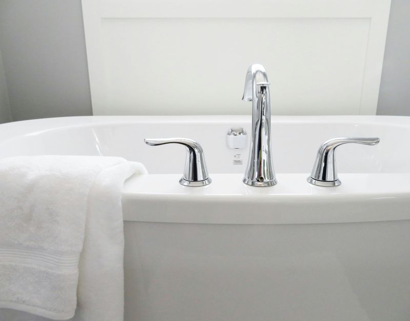 Cross Handle And Porcelain Lever Faucets