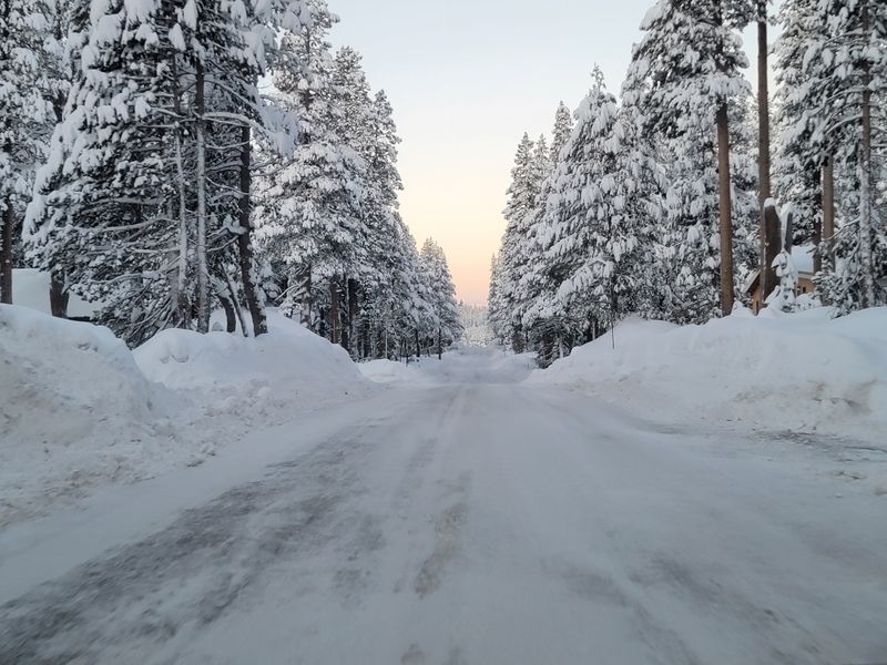 This Northern California Highway Is Noted For Its Scenic Yet Dangerous Reputation - Decor Hint Donner Pass Elevation Creates Stunning Vistas