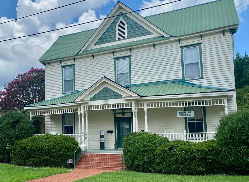 A Delightful North Carolina Town That Feels Straight Out Of A Postcard - Decor Hint Bechtler House And Mint Museum