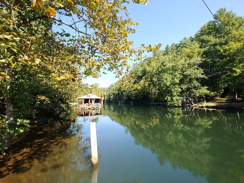 Lake Rabun Is One Of Georgia's Most Peaceful Hidden Retreats - Decor Hint Spectacular Waterfall Excursions Nearby