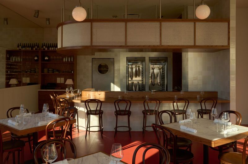 15 Best New Restaurants In Los Angeles, California You Need To Try Right Now - Decor Hint Little Fish Melrose Hill