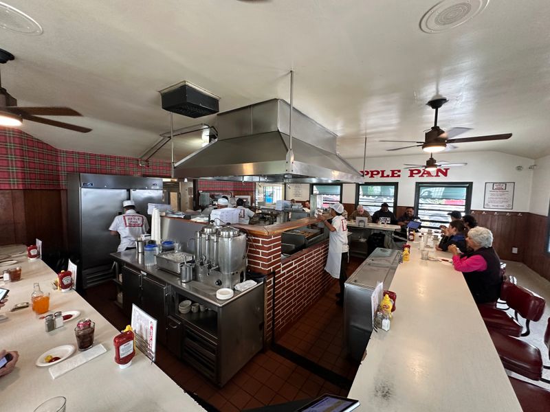 This Classic California Restaurant Is So Loved, Visitors Willingly Travel Miles For Its Burgers - Decor Hint The Iconic U-Shaped Counter Seating