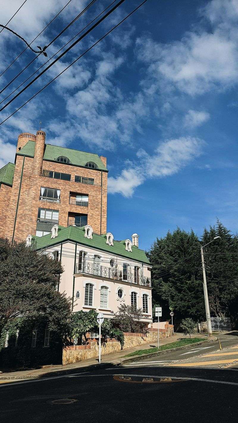 North Carolina Real Estate: 12 Home Types To Avoid & 11 Properties That Are Prime For 2026 - Decor Hint Properties Near Good Schools And Established Amenities