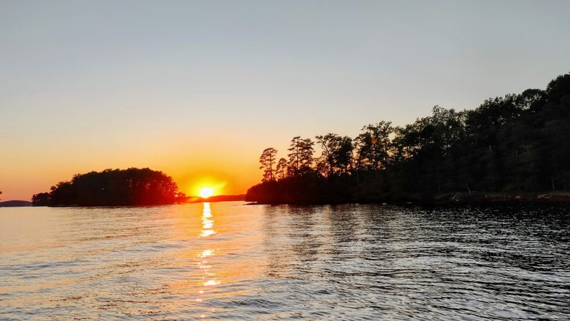 14 Georgia Experiences That Would Make The Perfect Present - Decor Hint Sunset Sailing on Lake Lanier