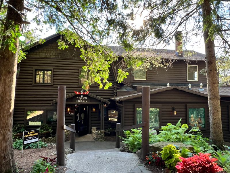 14 Wisconsin All-You-Can-Eat Restaurants That Feel Like A Throwback In The Best Way - Decor Hint Ishnala Supper Club