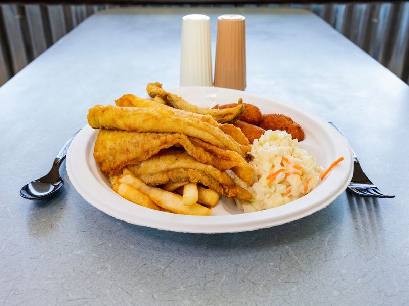 12 North Carolina Dishes Locals Order Without Even Looking At The Menu - Decor Hint Fried Catfish
