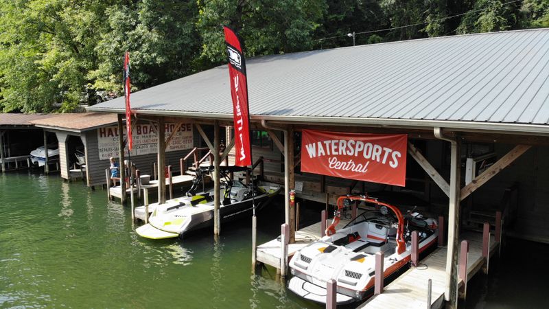 Lake Rabun Is One Of Georgia's Most Peaceful Hidden Retreats - Decor Hint Boating Without the Chaos