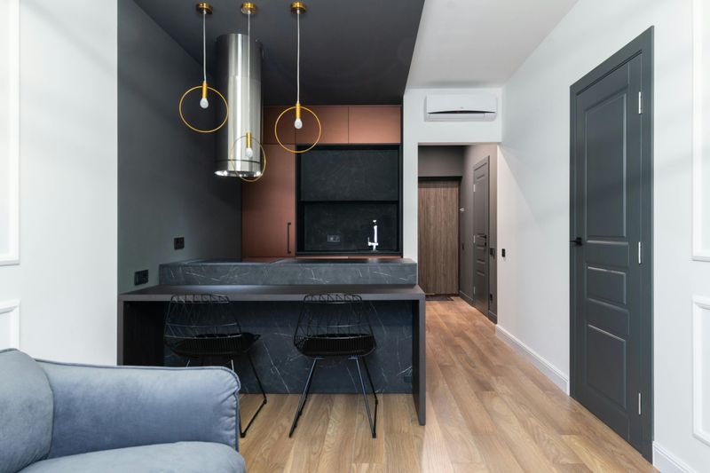 Experts Reveal 10 Things Ruining Illinois Kitchens - And 10 That Fix Them - Decor Hint Poor Lighting Conditions Create Cooking Errors