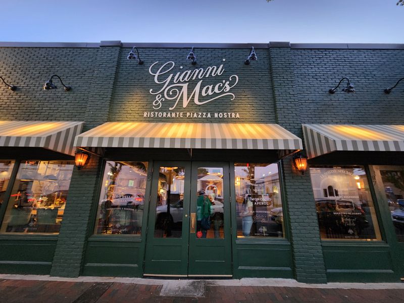 Gianni & Mac's Ristorante