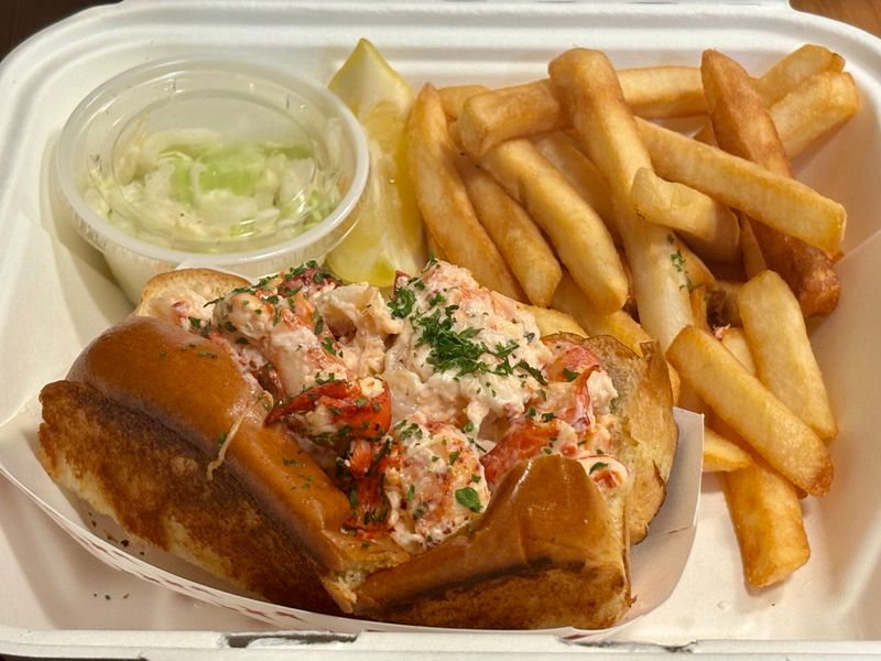 20 Local-Loved New England Seafood Shacks From Massachusetts And Beyond - Decor Hint Macray's Seafood