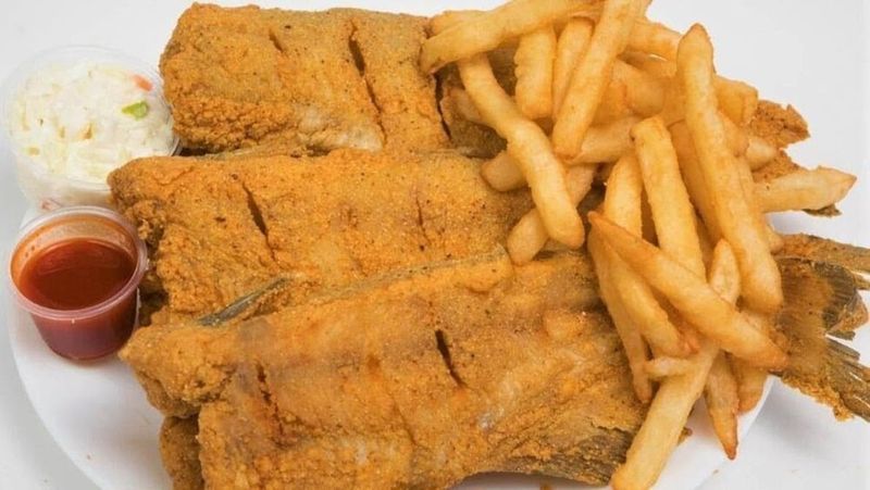 JJ Fish & Chicken — College Park