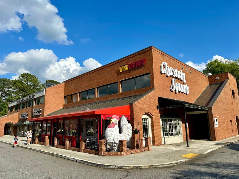 These Lemon Pepper Wing Spots Are Georgia Favorites For A Reason - Decor Hint Wing Factory