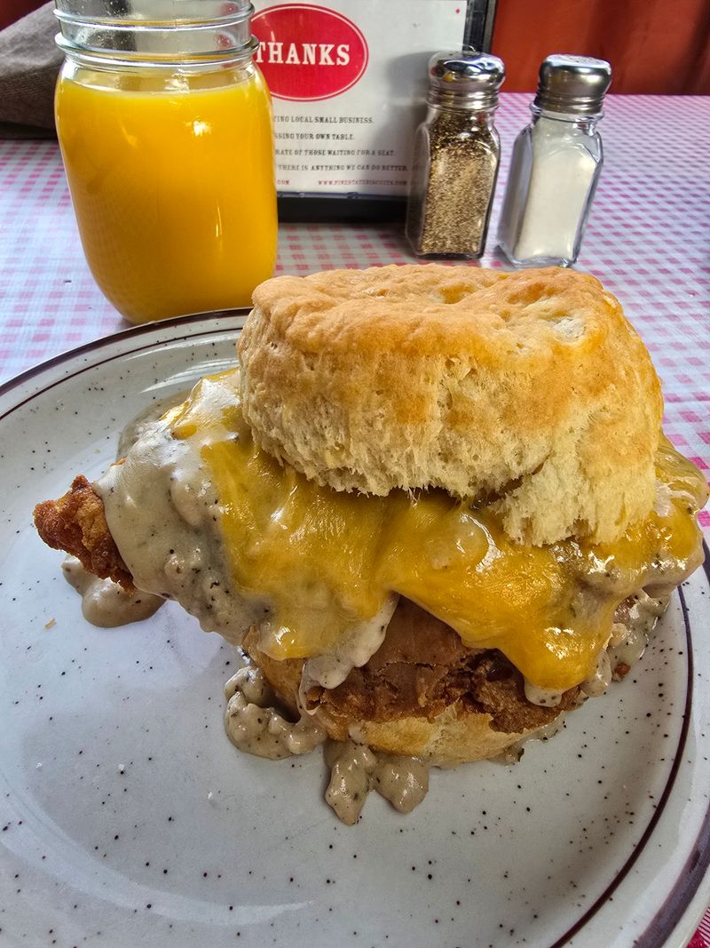 13 Oregon Diners Where Comfort Food Still Reigns Supreme - Decor Hint Pine State Biscuits