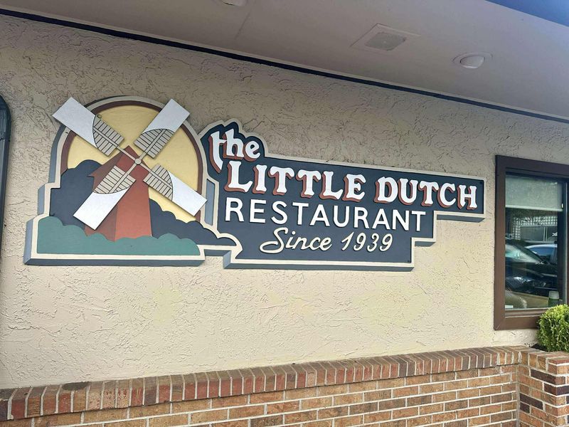 12 Tennessee Catfish Buffets That Send Everyone Home Full - Decor Hint Little Dutch Restaurant