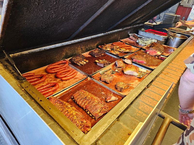 Cooper's Old Time Pit Bar-B-Que