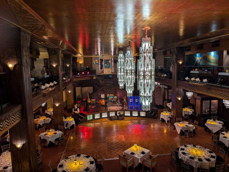 Cicada Restaurant And Lounge