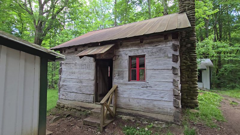 Discover The Best Of North Carolina's Smoky Mountains - Decor Hint Elkmont Ghost Town: Echoes Of Mountain History