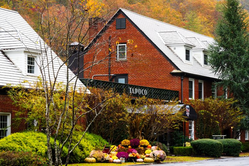 Where To Stay: Sleep Like A Mountain King