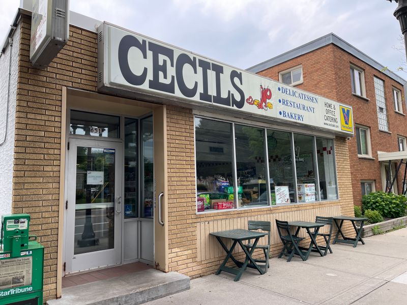 Cecil's