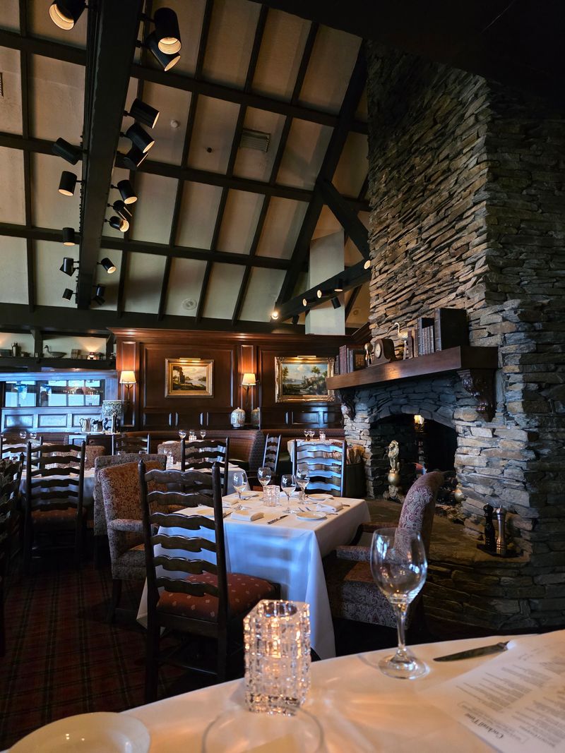 This Homey California Restaurant Has Turned Its Steaks Into A Local Obsession - Decor Hint Service Quality Keeps Guests Returning