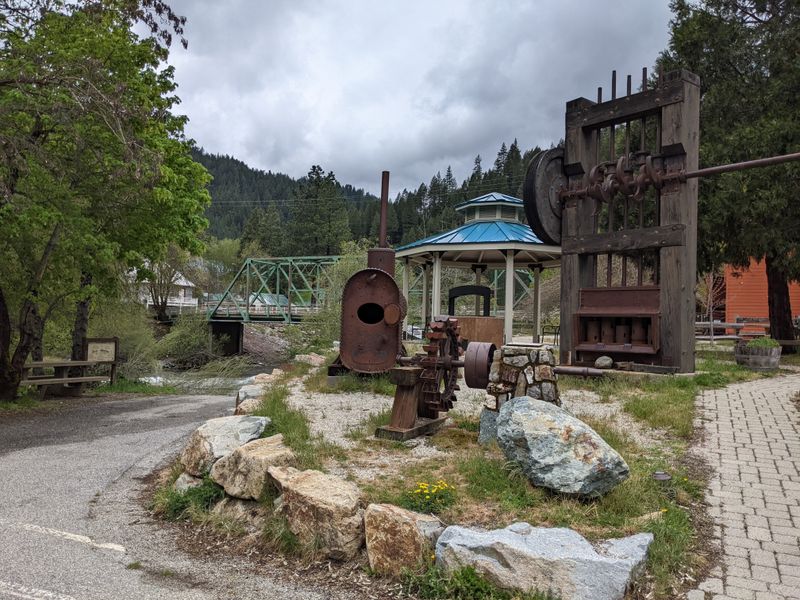 This California Drive Blends Historic Gold Country With Untouched Sierra Scenery - Decor Hint Seasonal Travel Considerations