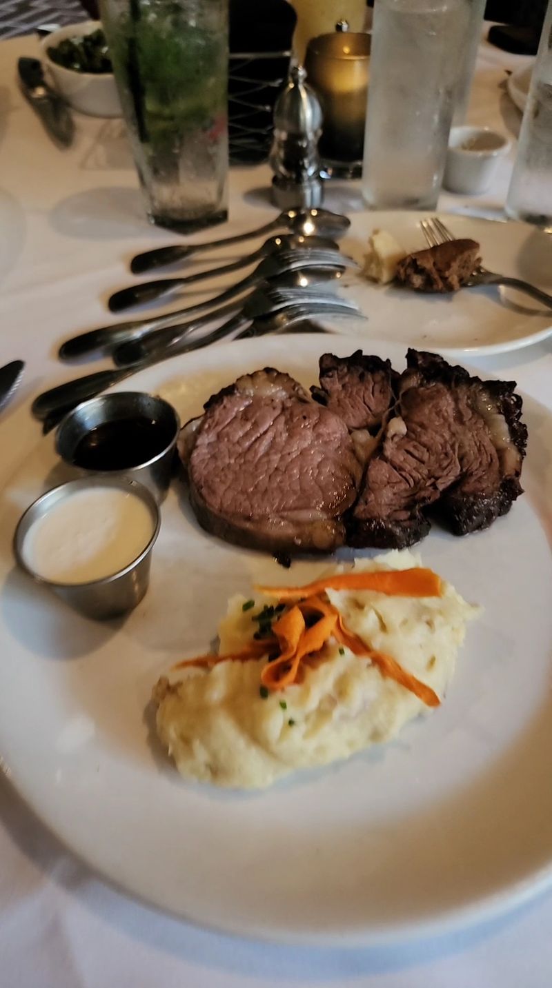 11 Road-Trip-Worthy Nevada Restaurants Serving Food With A View - Decor Hint Chart House