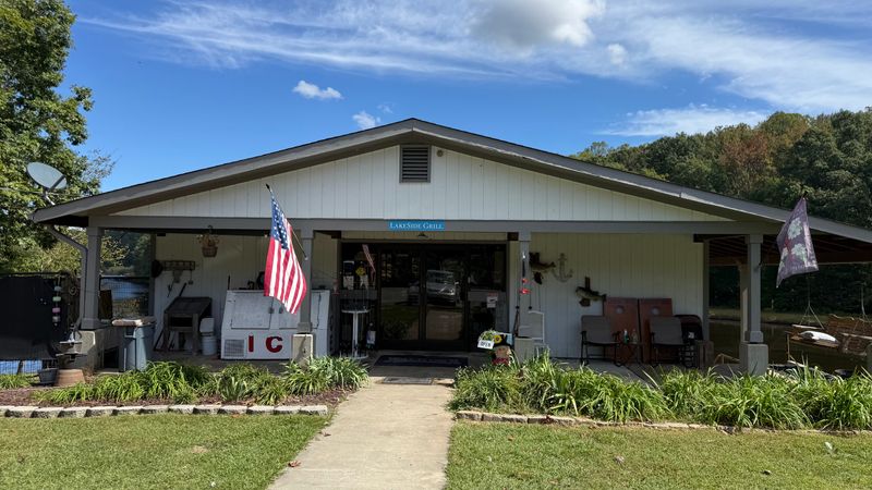 Lake Holt Lakeside Grill