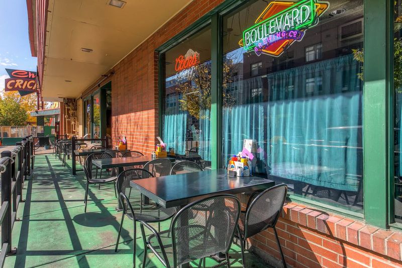 7 Denver, Colorado Counters That Take Cheeseburgers And Green Chile Seriously - Decor Hint The Cherry Cricket