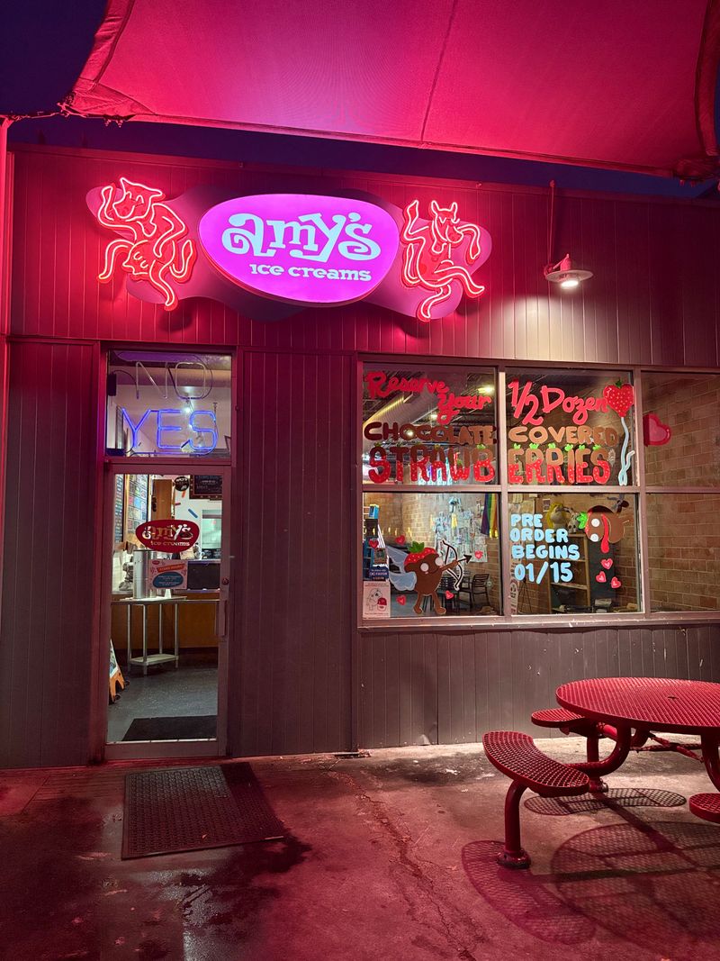 The Austin Dessert Bucket List You'll Want To Finish - Decor Hint Amy's Ice Creams
