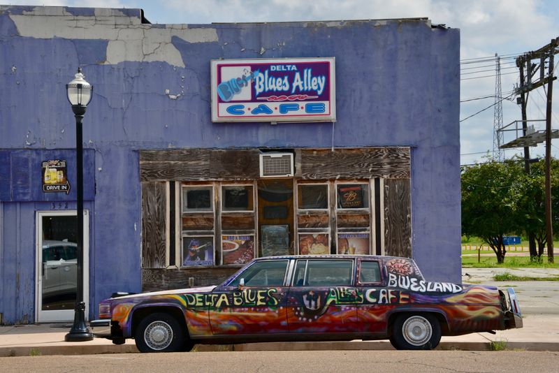 Utah Fried Catfish Destinations That Feel Straight Out Of The South - Decor Hint Delta Blues Alley Cafe