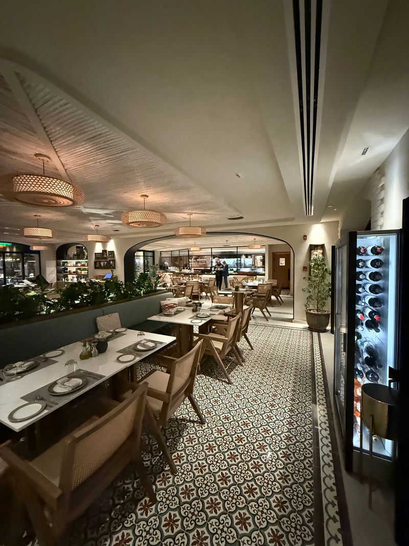 These Georgia Restaurants Show Why Simple Food Is The Best Food - Decor Hint Oak Tree Kitchen