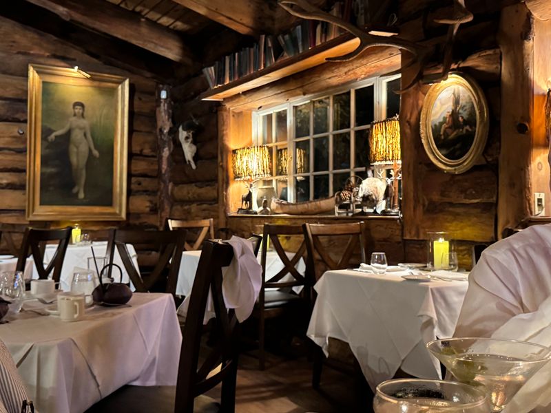 Saddle Peak Lodge Hotel (Malibu Canyon)