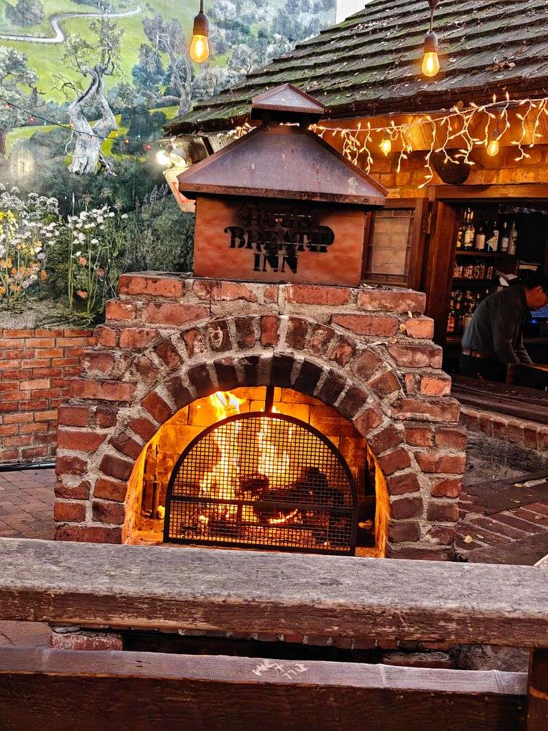 Fireside Dining Creates Cozy Atmosphere