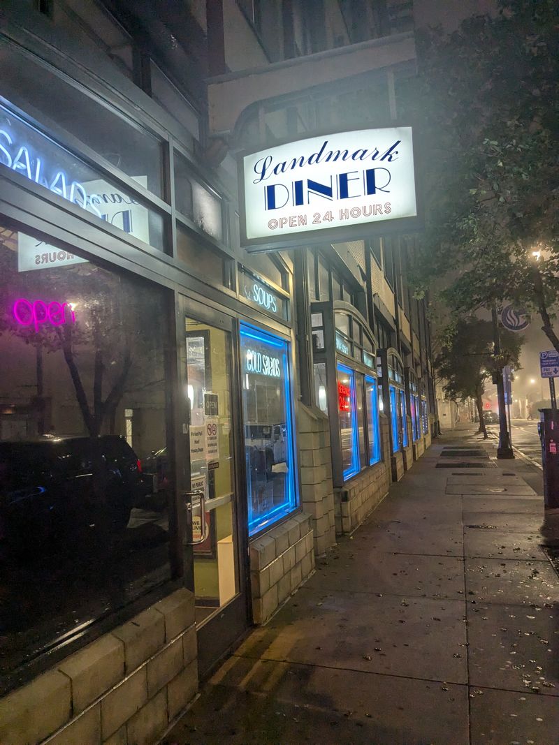 These Georgia Diners Serve The Kind Of Food That Brings Back Memories - Decor Hint Landmark Diner